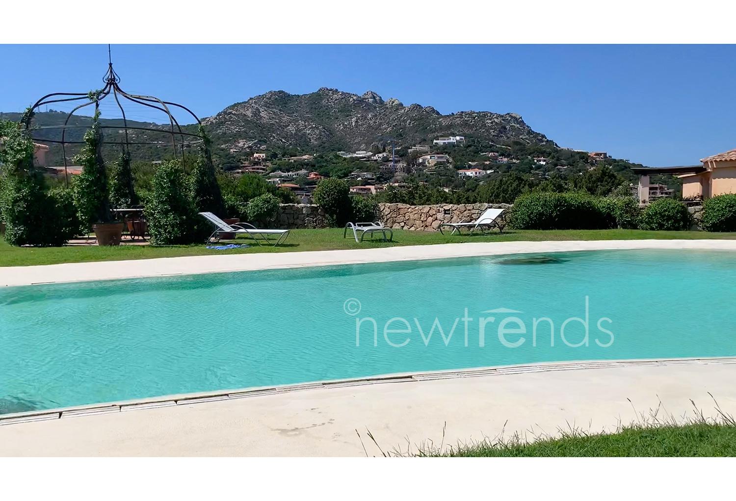 stupendo appartamento indipendente con giardino e rooftop a porto cervo (sardegna): foto piscina condominiale