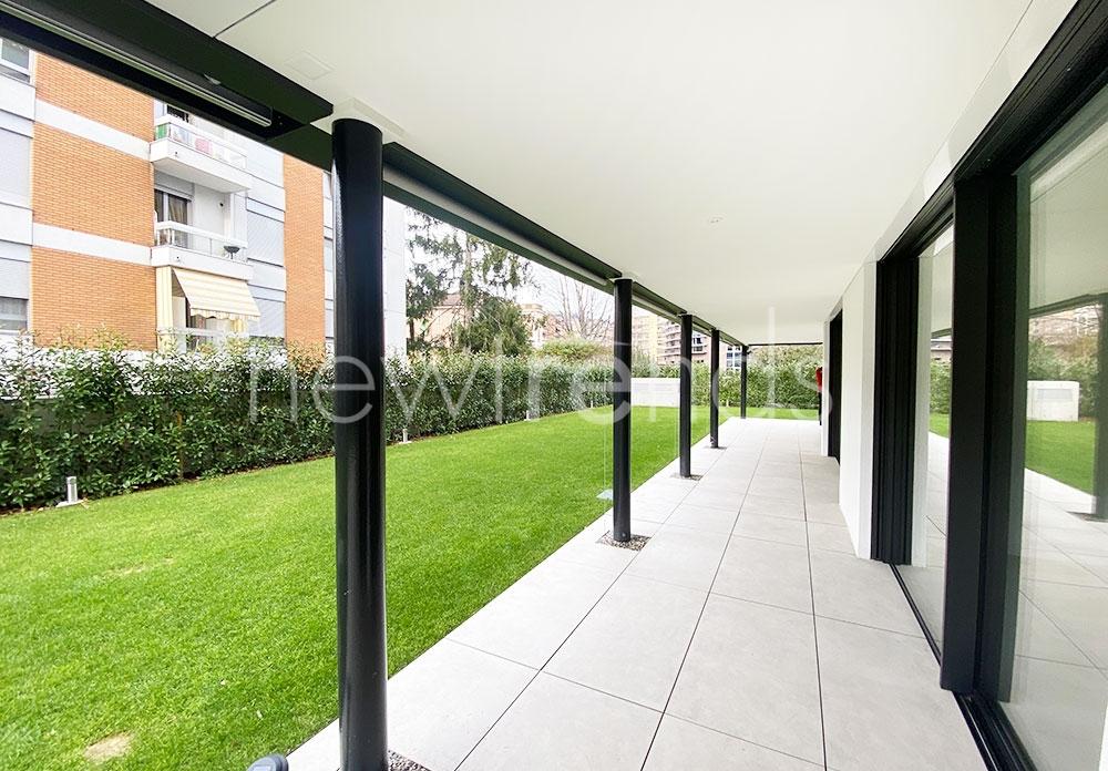 affittasi moderno appartamento con giardino a molino_nuovo: foto terrazza coperta