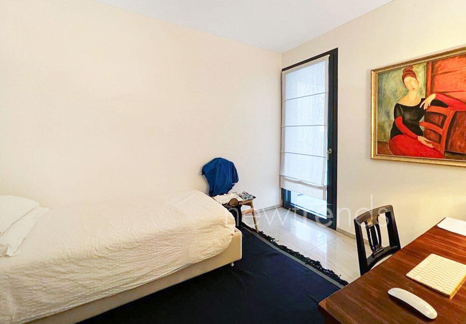 vendesi comodo appartamento vicino a tutti i principali servizi a lugano: foto camera da letto