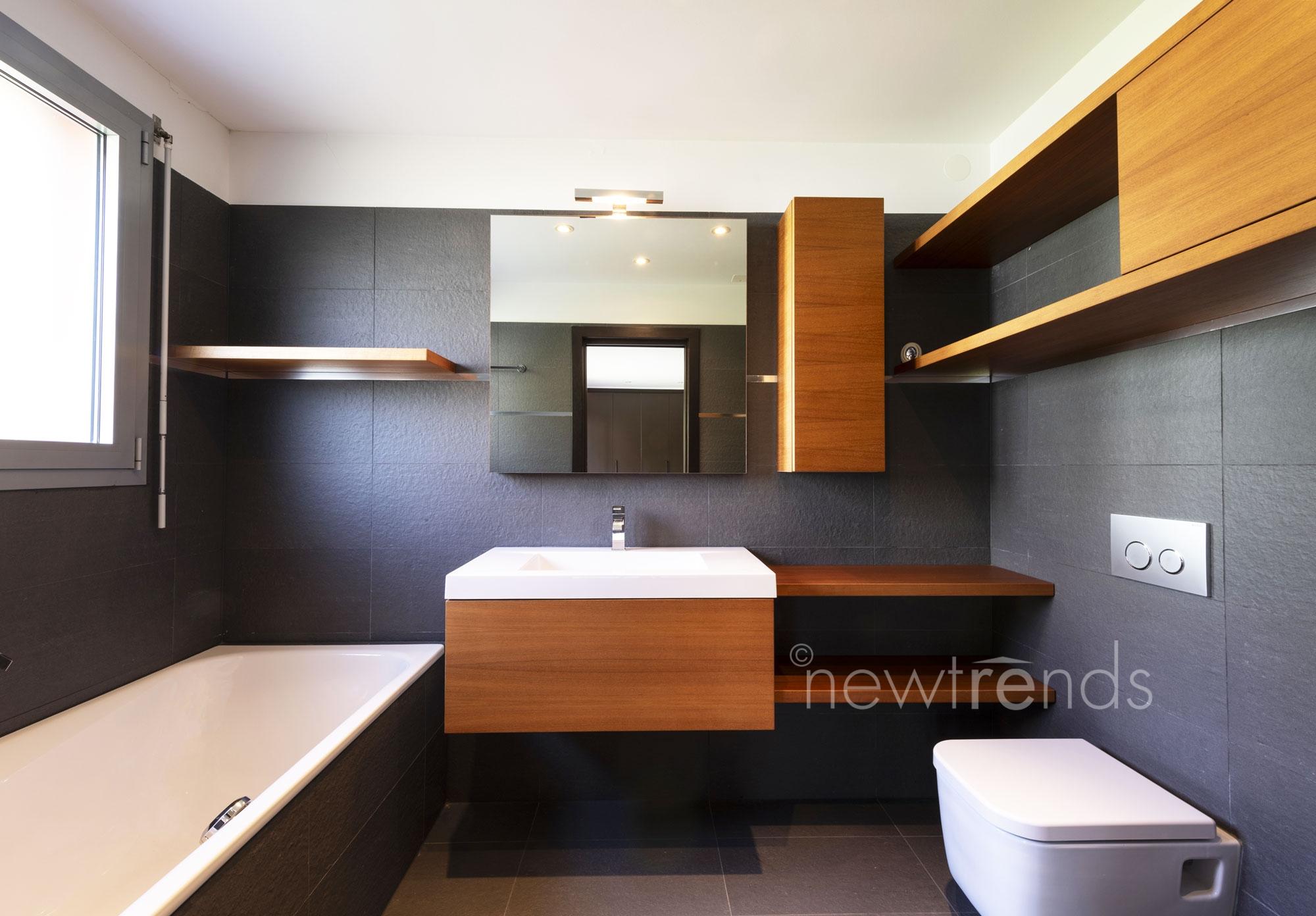 vendesi appartamento moderno ottimo prezzo con ampia terrazza coperta a gravesano: foto bagno con vasca